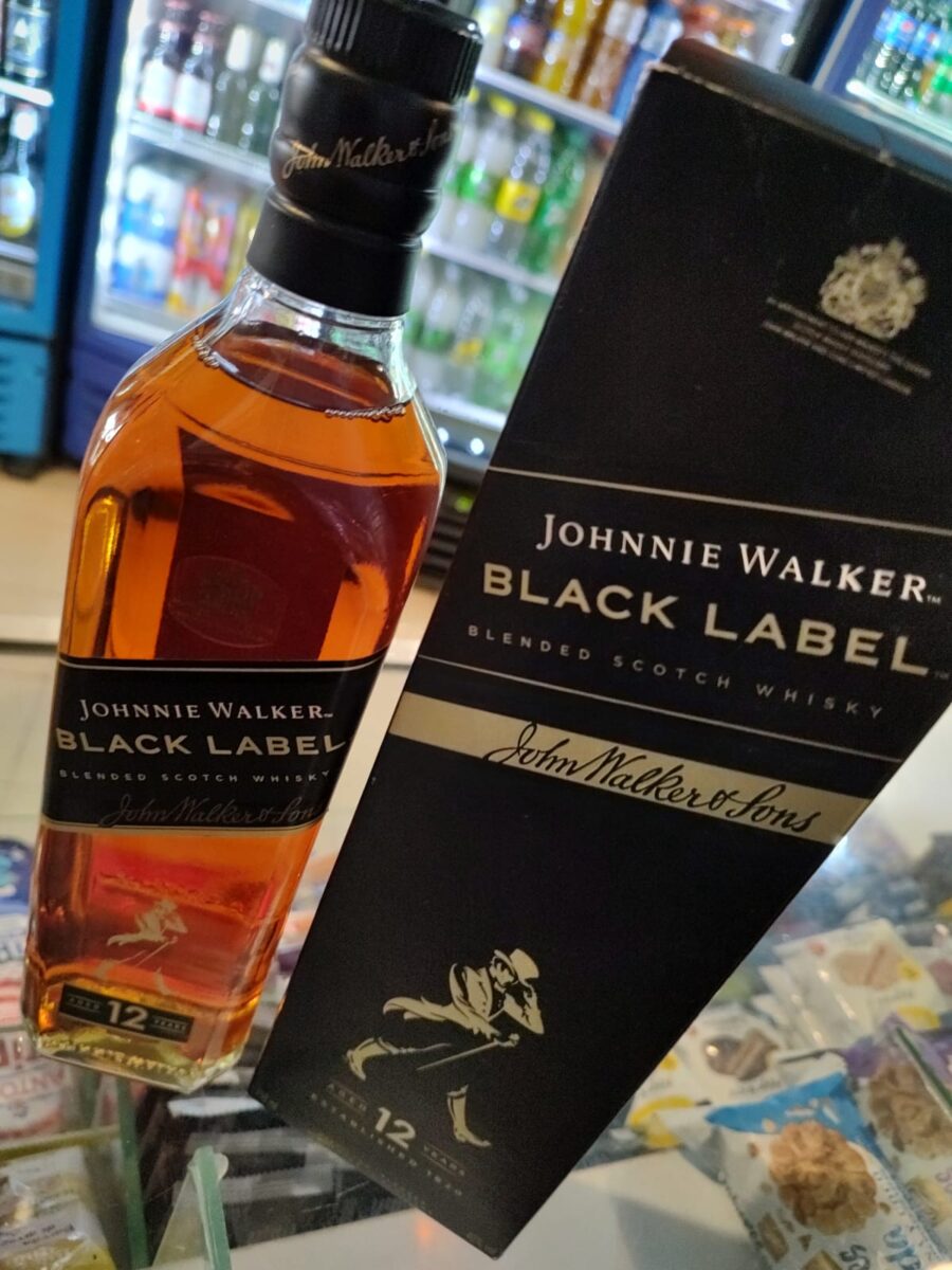 WHISKY JOHNNIE WALKER BLACK LABEL X 750 ML – Atención 24hs